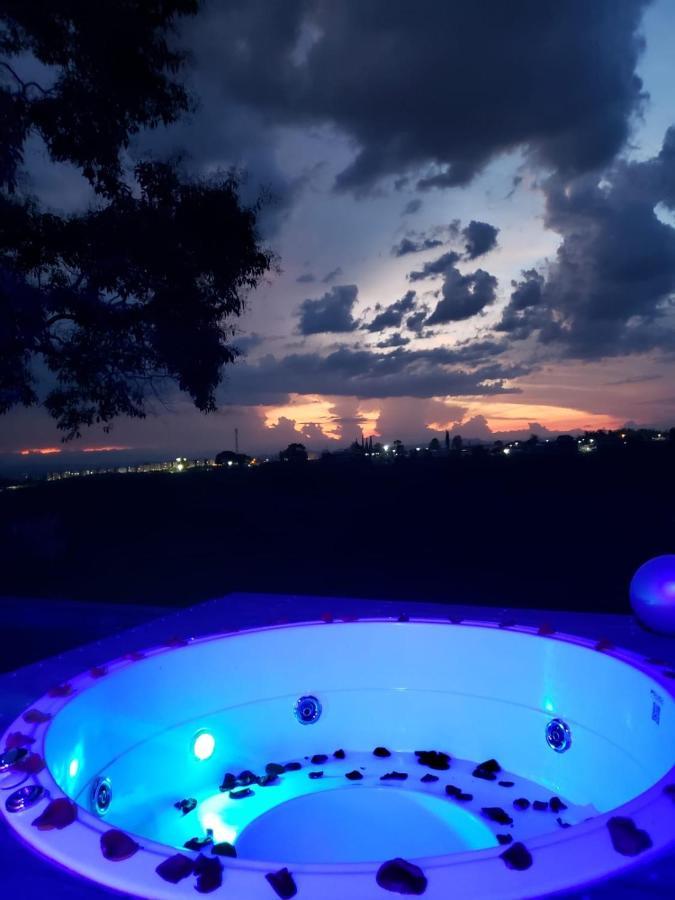 Happy Glamping Quindio - Tipo Domo Traslucido Campsite Calarca